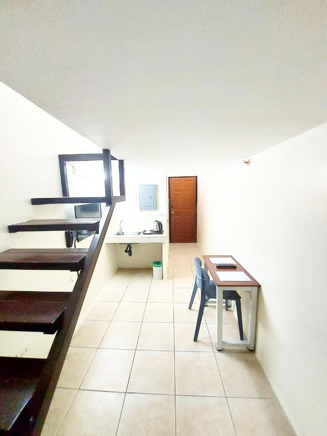 Airobedz Manila - A Value Hotel Dış mekan fotoğraf